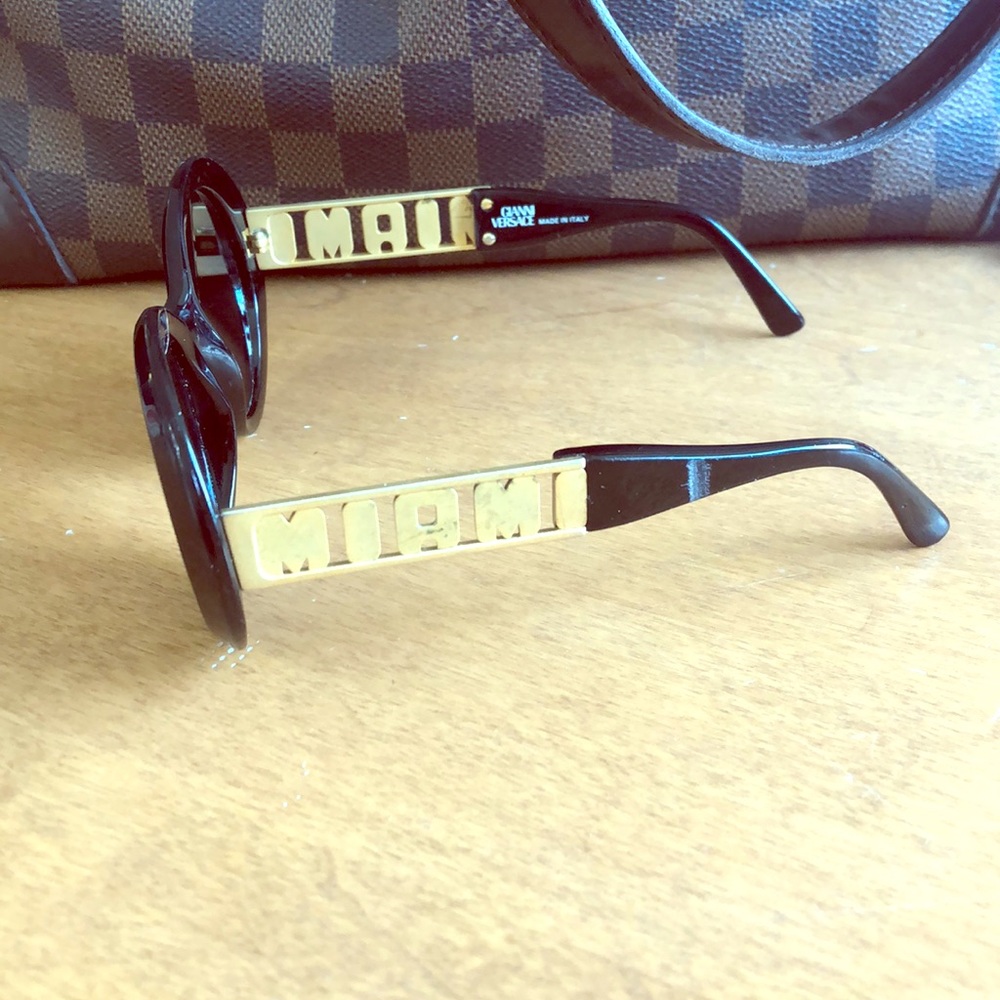 Versace MIAMI Sunglasses - Picture 3 of 8